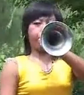 民间小调《看谁吹的狂》上集.MP4视频下载