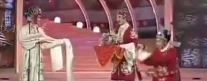 越剧《碧玉簪》选段：送凤冠-老旦周派.胡敏华MP4视频下载