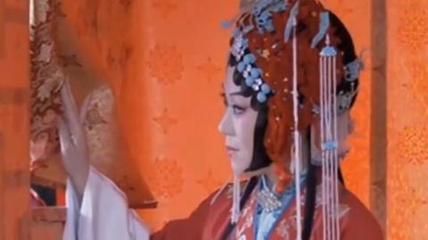 京剧选段《锁麟囊》：春秋亭mp4下载